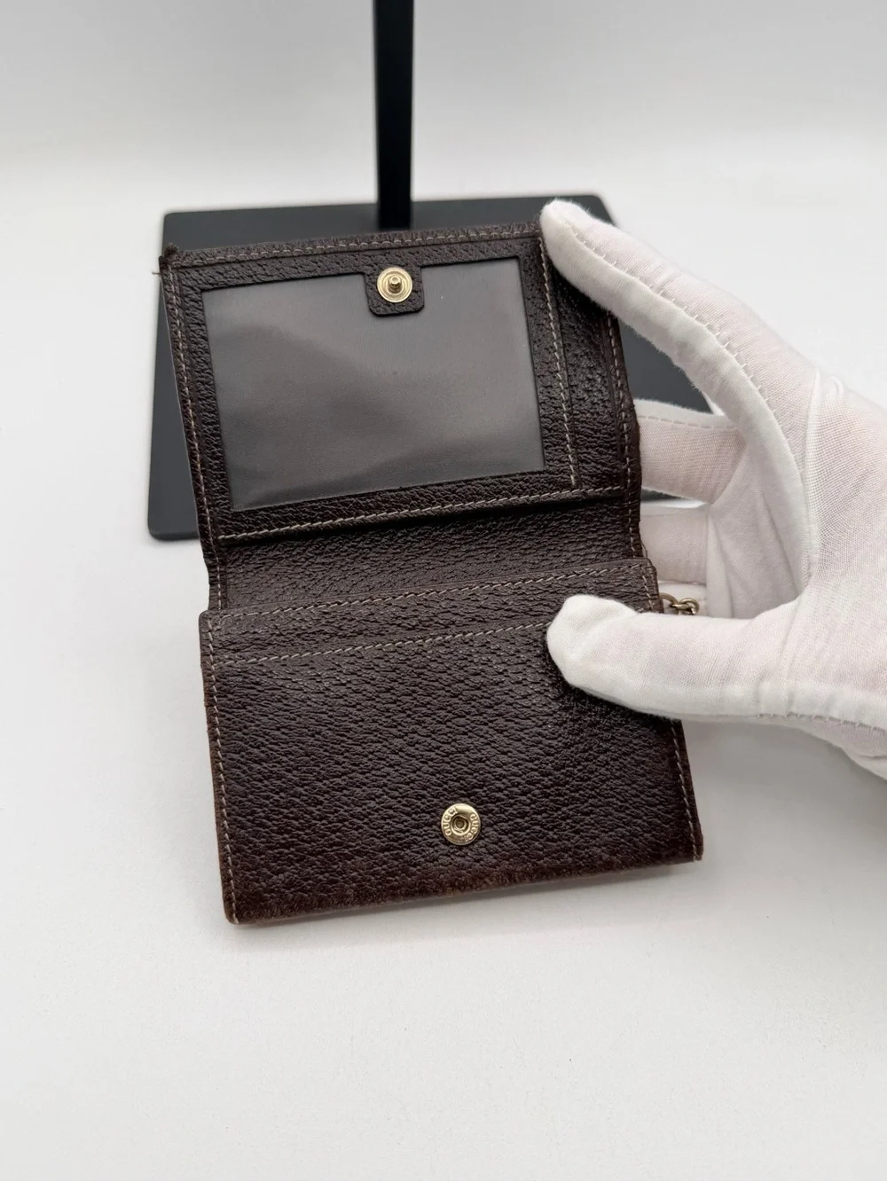 Gucci Bi Fold Chain Card Holder - Picture 9 of 12